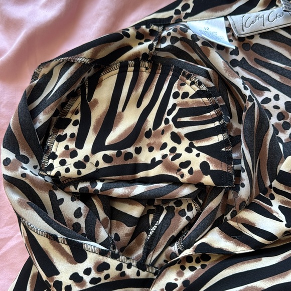 Animal Print 3/4 length Blouse - Picture 6 of 6
